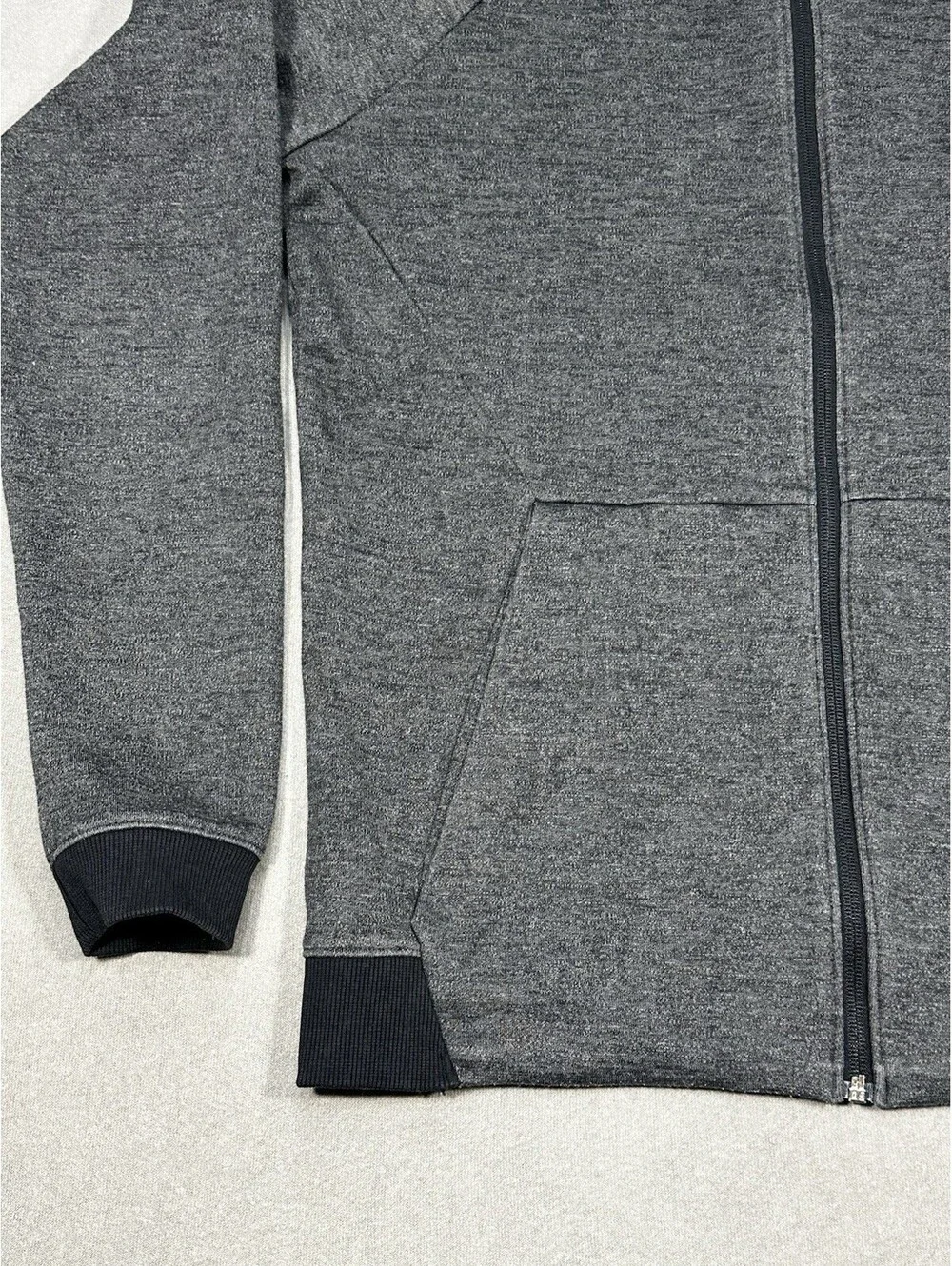 Under Armour Men’s Medium Fitted Full Zip Jacket Gray Athletic Activewear